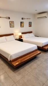 Casa de campo de lujo con 3 habitaciones en urbanización privada en la naturaleza con piscina publica con aire acondicionado y wifi en santa cruz, Galapagos
