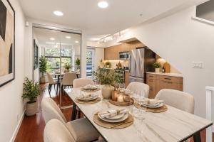 Spacious 2BR City Escape on Richards Sleeps 6