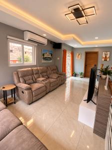 Elegant 3BR Kingston Loft with Private Rooftop