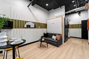 Discover Downtown Nights Near Petco Park & Dining