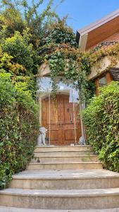 Private Room with Private Bathroom & Balcony in Elegant Villa Gjelaj