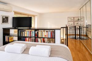 San Giovanni prestige flat by RHR