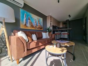 Ruka Pewma Stylish Urban Retreat Metro & Parking