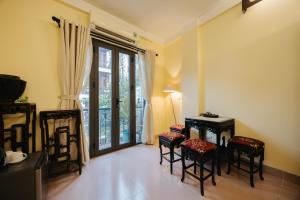 Helen House Hàng Phèn