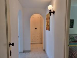 Apartamento con terraza vista al mar y piscina a 50m de la playa - HISP-236-152