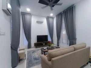 Amzar Homestay with Private Pool