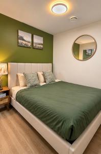 Private Suite- 2 King Beds, Free Parking, 1 hour to Banff
