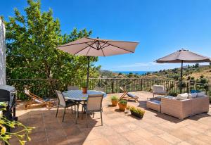 Charming Finca with Nature and Sea View, 30 min from Málaga