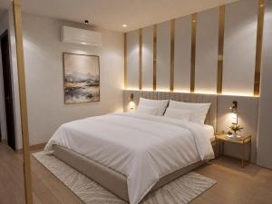 Ben Thanh Market - Luxury Modern Hotel & Spa
