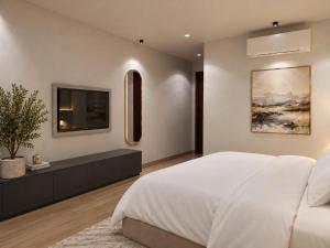 Ben Thanh Market - Luxury Modern Hotel & Spa