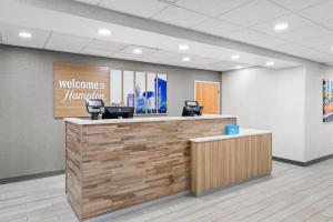 Hampton Inn & Suites Charlotte-Airport