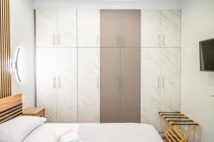 EY CENTRAL Apartment