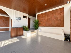 Lovissa Guest House - GWK Uluwatu