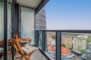 Comfortable Apartment in Hanza Tower with Parking and Air-Conditioning by Noclegi Renters