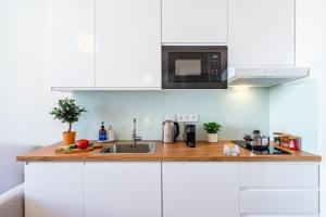 Prague Days - One Bedroom Apartment with King Bed & Elevator in New Town