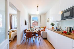 Prague Days - One Bedroom Apartment with King Bed & Elevator in New Town