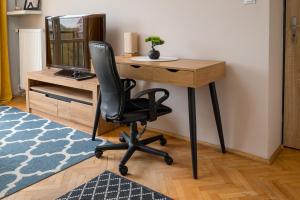 Plac Zbawiciela Chic Apartment by BookingHost