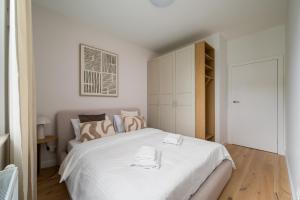 Wola Kolejowa Signature Apartments by BookingHost