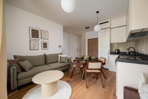 Wola Kolejowa Signature Apartments by BookingHost