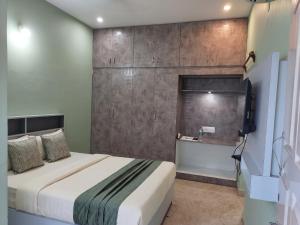 FabHotels Maplewood