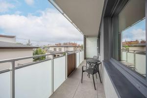 Pileckiego Apartments with Parking & Balcony by Noclegi Renters