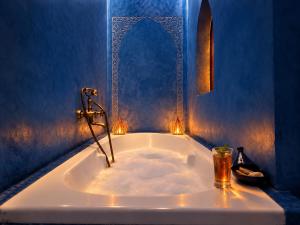 Chic Moroccan Vibes & Pool View - 2BR