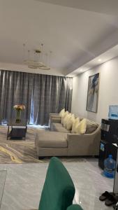 3 bedroom on riverside one