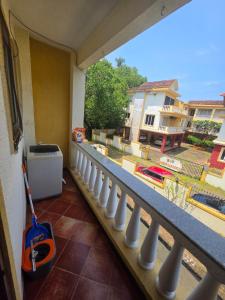 Spacious 2BHK with Pool & Gym in Siolim