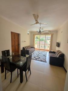Spacious 2BHK with Pool & Gym in Siolim