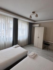taksim white family suites
