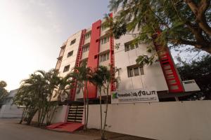 Treebo AVM Comfort Inn Near Gandhipuram Bus Stand