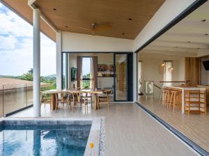 Homey 2Br Villa Apricot Close to Beach Sea View