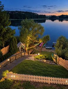 Wiejska Chata Mazury- widok na jezioro, prywatna plaża, basen, jacuzzi, sauna