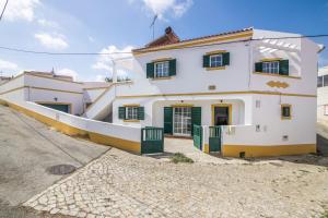 Villa Grandvale By TripAlg