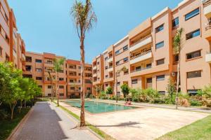 2BR Modern Apt 2min M Avenue Balcony Fiber WiFi 2 Pools 24 7 Security Hivernage