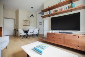 HACCA Collection - Elegant 2BR, 2 King Suites, Porta Venezia