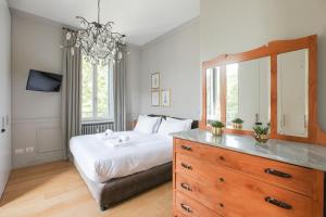HACCA Collection - Elegant 2BR, 2 King Suites, Porta Venezia