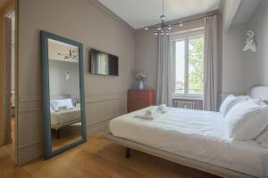 HACCA Collection - Elegant 2BR, 2 King Suites, Porta Venezia