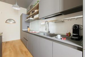 HACCA Collection - Elegant 2BR, 2 King Suites, Porta Venezia