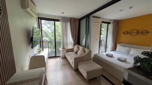 Laguna-ZCapeX2-Boat Ave-Bang Tao