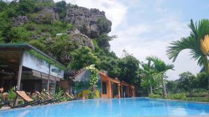 Tam Coc Golden Valley