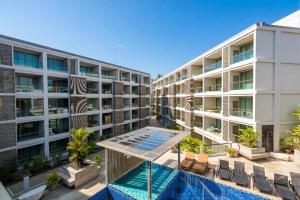 Majestic 2BR Residence with garden view in Regent