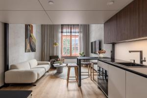 Free Parking, Balcony, Design Loft - by Innorental