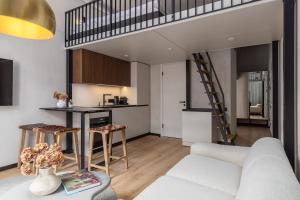 Free Parking, Balcony, Design Loft - by Innorental