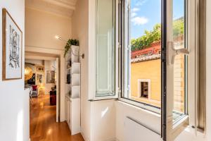 Roman Loft Steps from Piazza Navona IREX Apartment