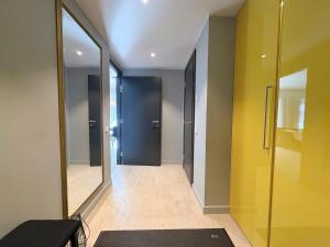 Top-floor 97m2 2BR - Balcony - 2 parking spaces