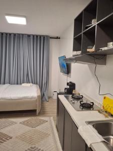 Modern Furnished Studio Near JKIA SGR Signature Mall, Sabaki