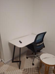 Modern Furnished Studio Near JKIA SGR Signature Mall, Sabaki