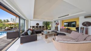 Dhevatara Residence Sea View Villas