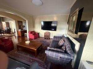 Waterfront View of Severn, 6 Bedrooms, Sleeps 11